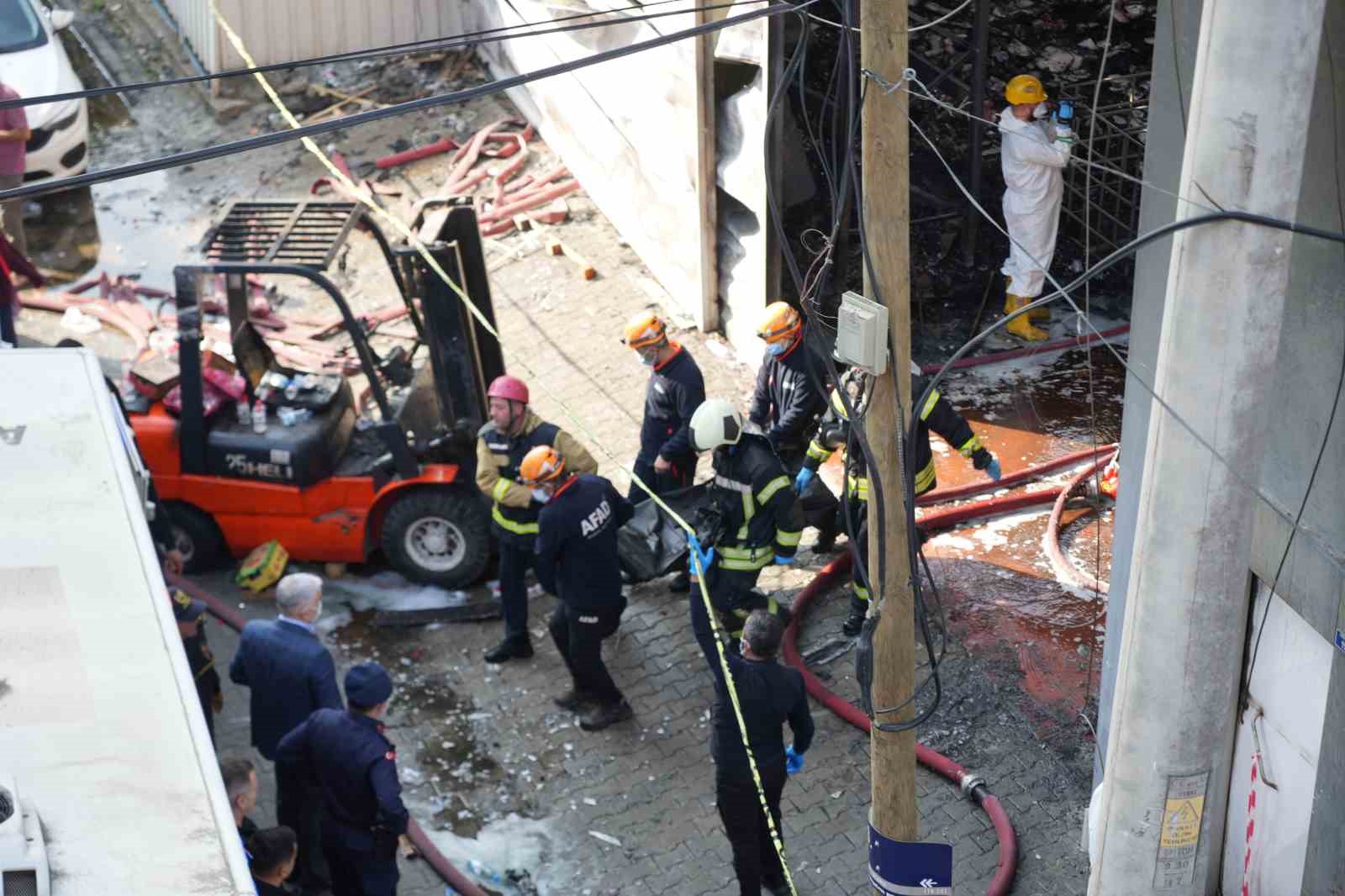 6 kişiye mezar olan yangına ilişkin 3 gözaltı kararı