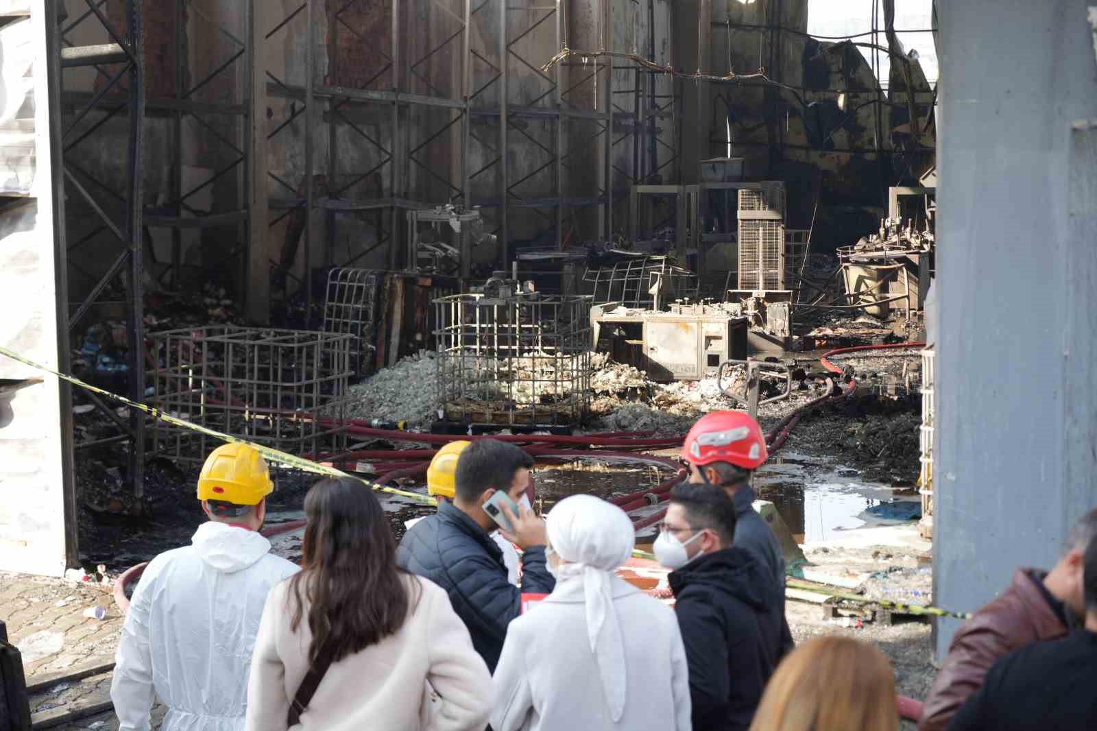 6 kişiye mezar olan yangına ilişkin 3 gözaltı kararı