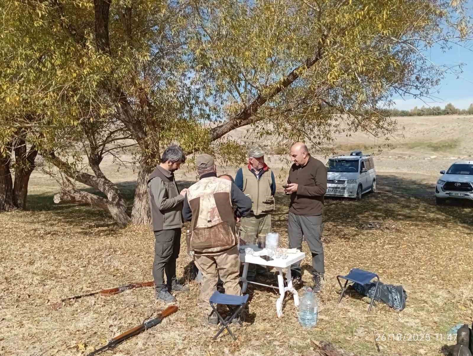 Van’da kafes avcısına 29 bin 140 lira  caza