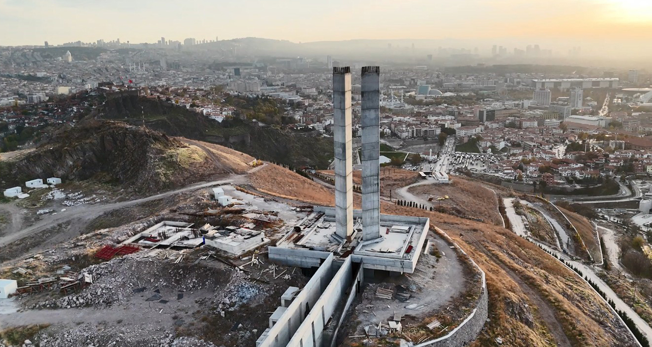 Ankara Hıdırlıktepe’de milyarlık anıt kaderine terk edildi