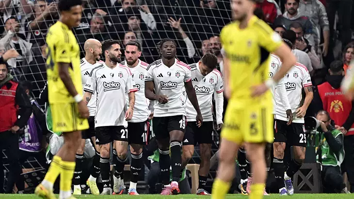 Fenerbahçe’den Beşiktaş derbisinde inanılmaz geri dönüş! 5 gol, 2 kırmızı kart