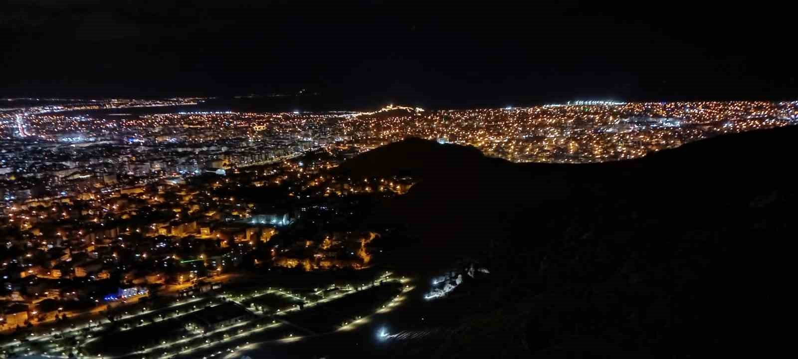 Van semalarında bulut ve ışık şöleni: Gündüz bulutların dansı, akşam büyülü manzaralar