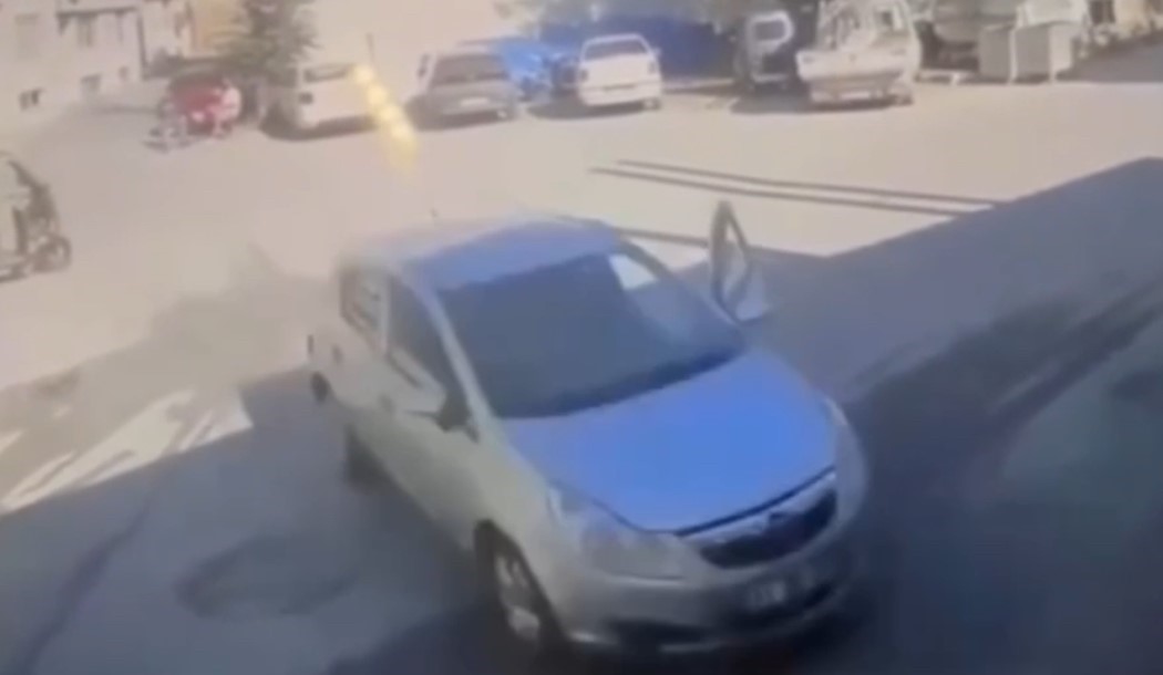 Fırına dalan otomobil ortalığı savaş alanına çevirdi... O anlar kamerada