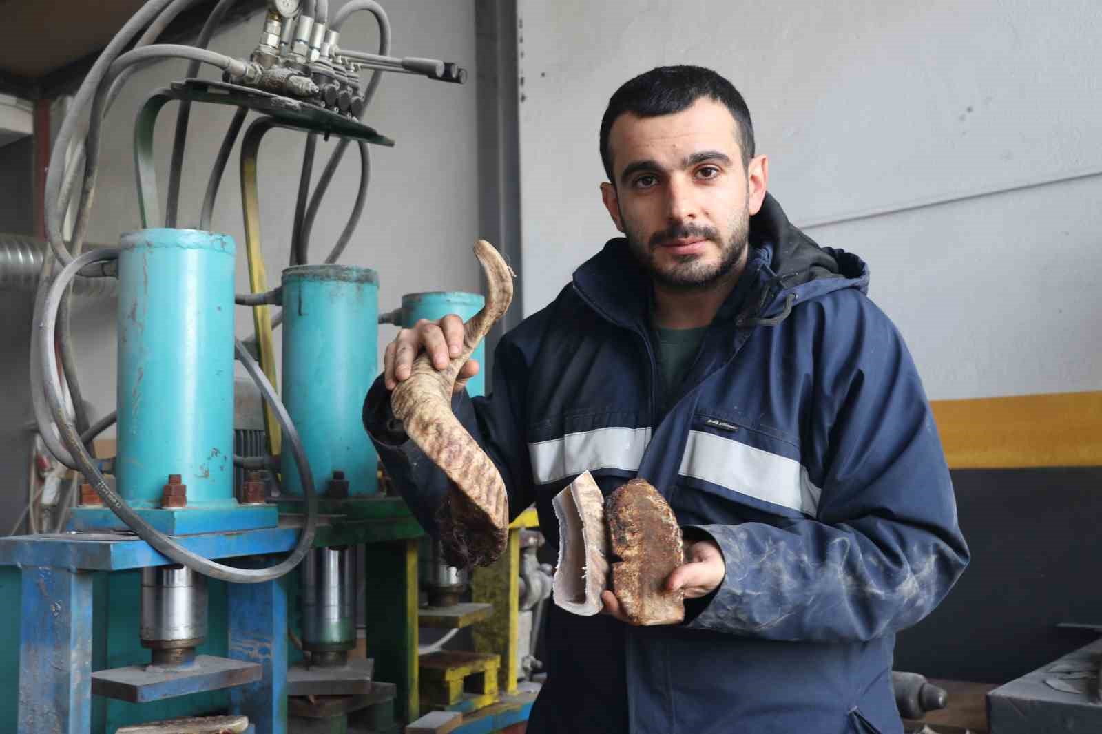 Ünü ülke sınırını aşan Sivas bıçağına ezber bozan modern dokunuş