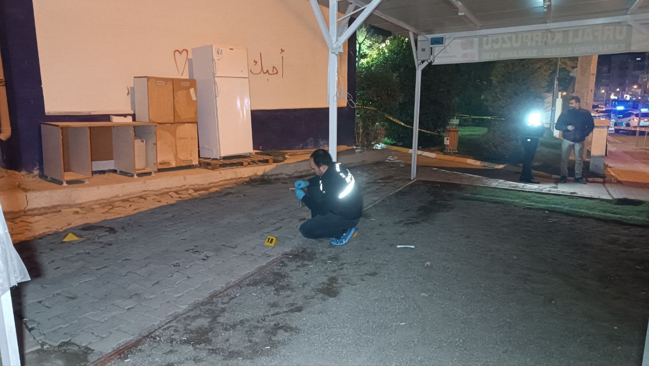 Şanlıurfa’da cadde ortasında silahlı kavga kamerada: 2 ağır yaralı