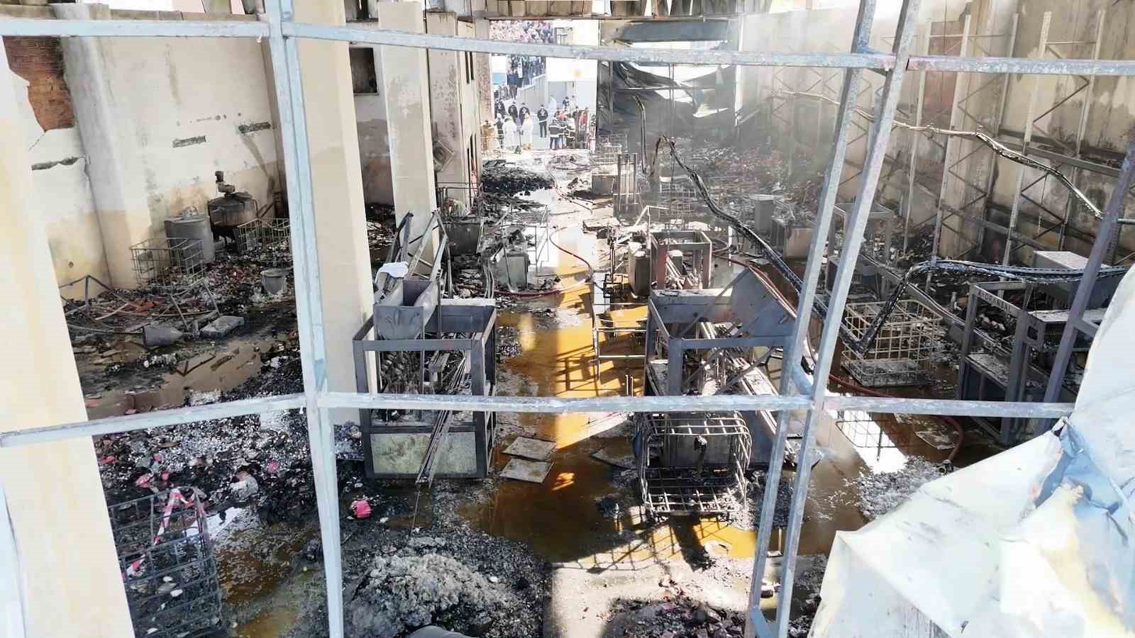 Kocaeli’de 6 kişiye mezar olan parfüm dolum tesisinin içi görüntülendi