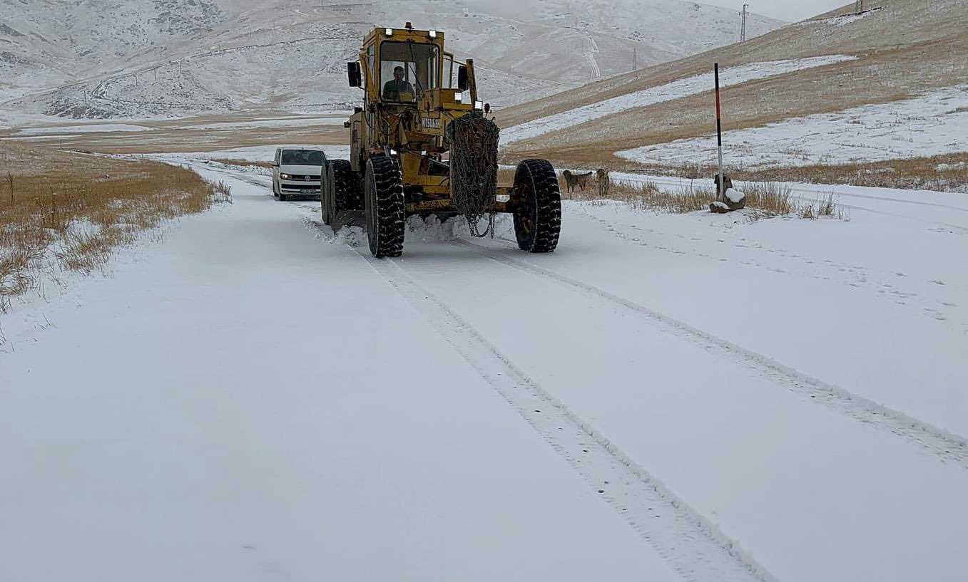 Van’da karla mücadele mesaisi başladı