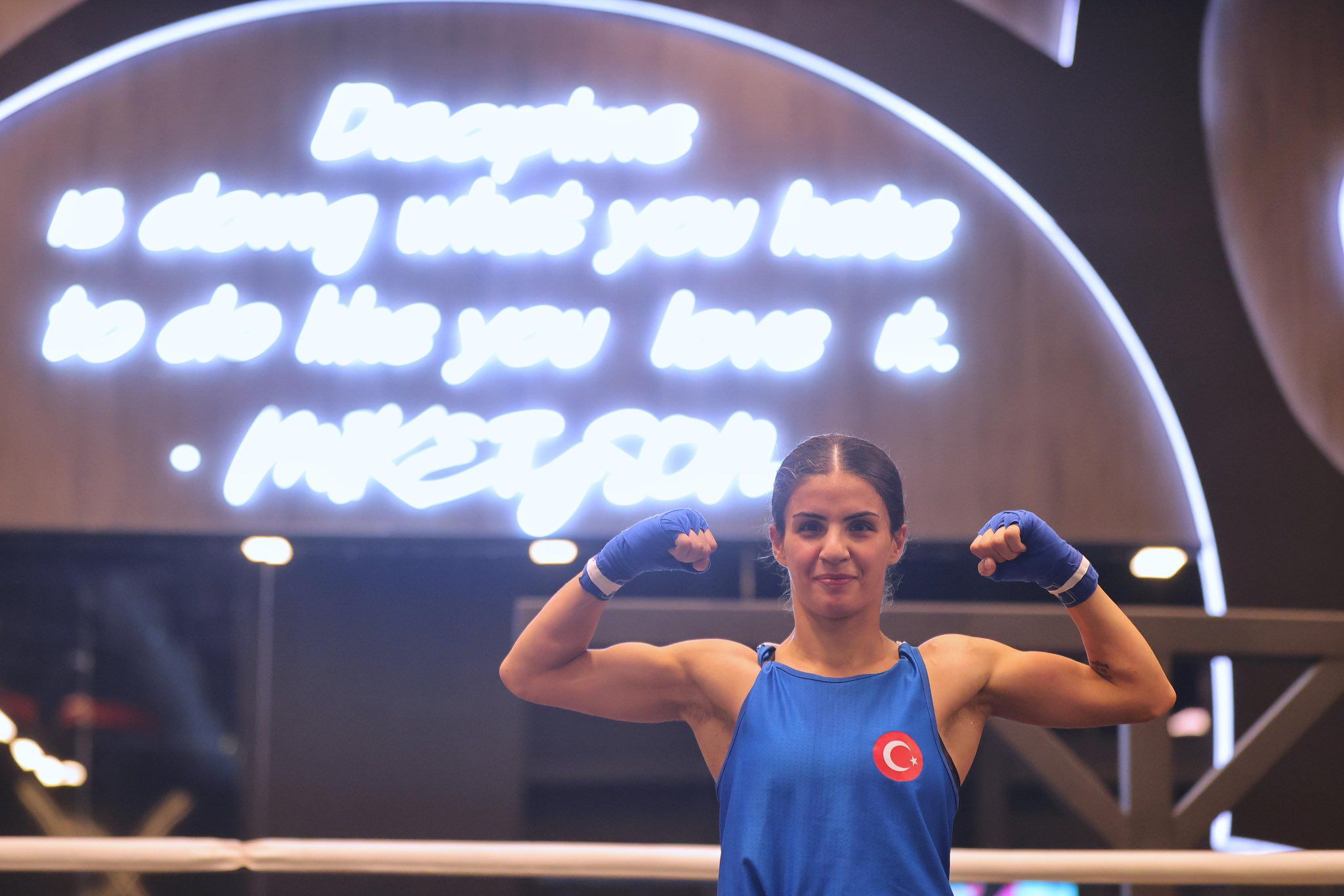 Vanlı millî boksörden tarihî başarı