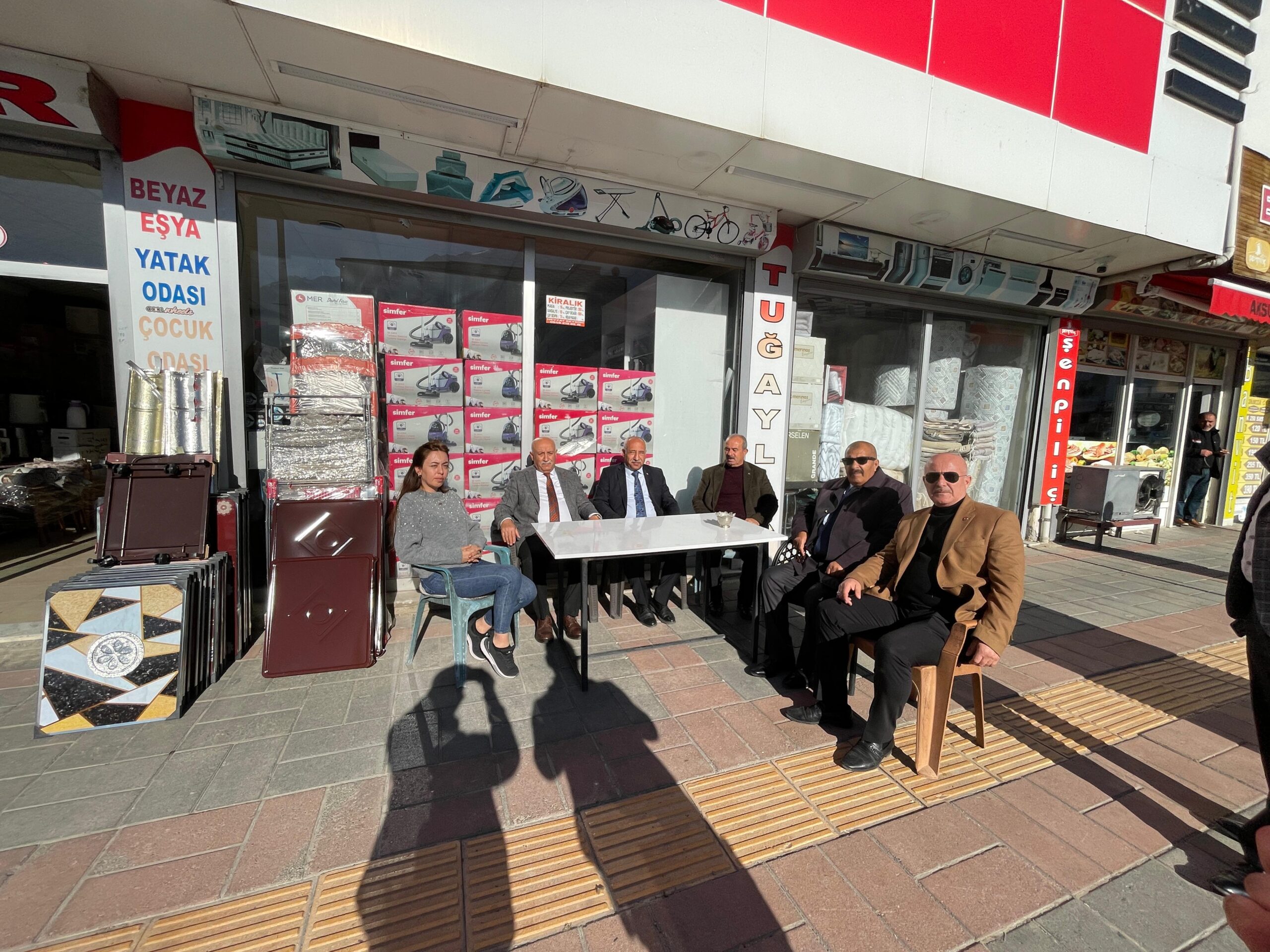 MHP’den “Hayırlı Günler Komşum” kapsamında Gevaş İlçesini ziyaret etti