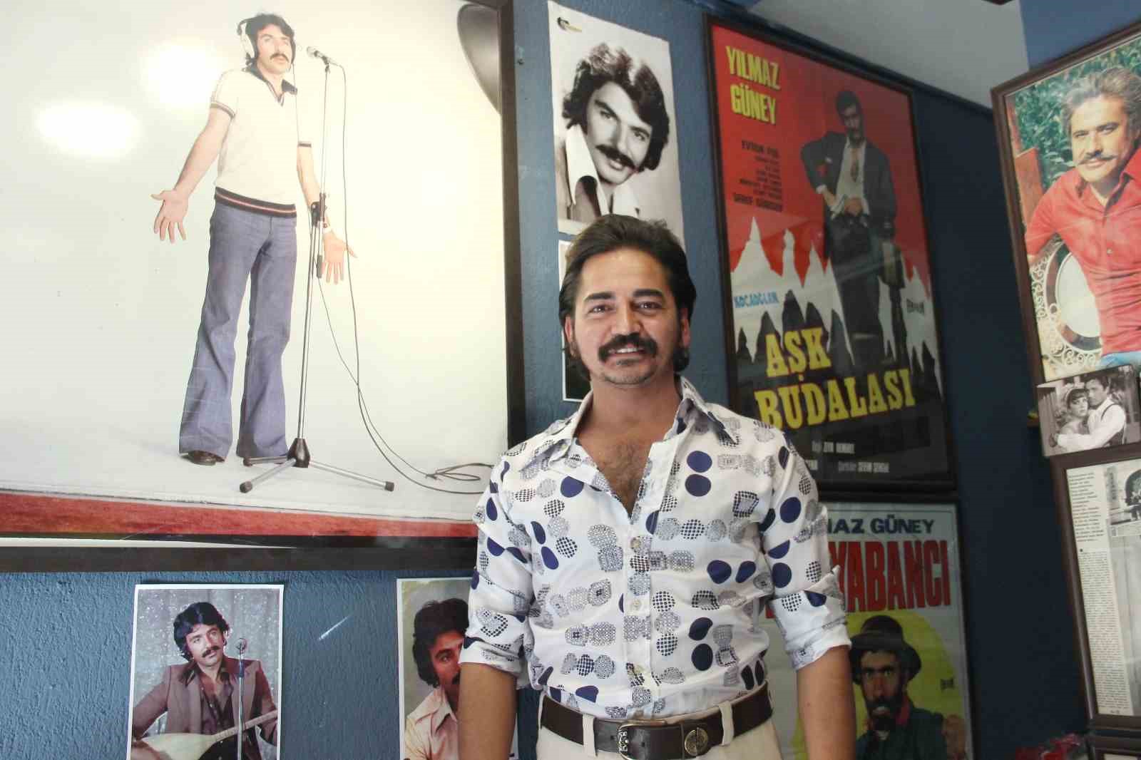 İzmir’in nostaljik sokağında Ferdi Tayfur esintisi