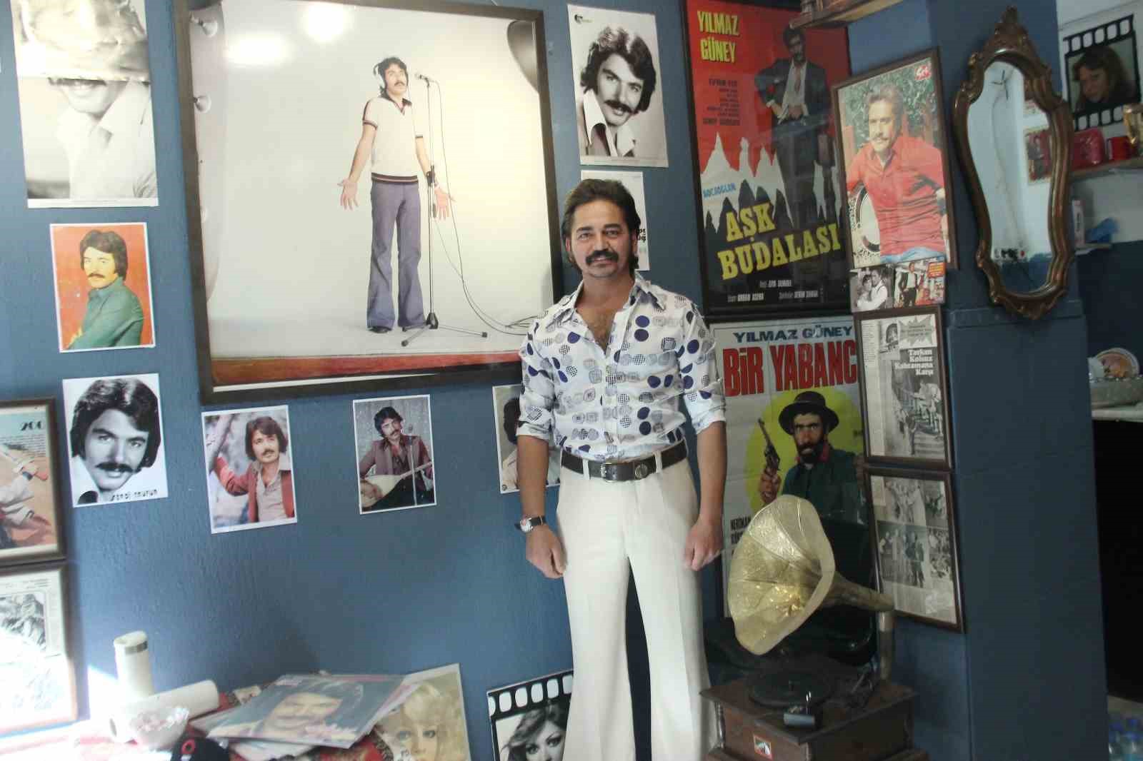 İzmir’in nostaljik sokağında Ferdi Tayfur esintisi