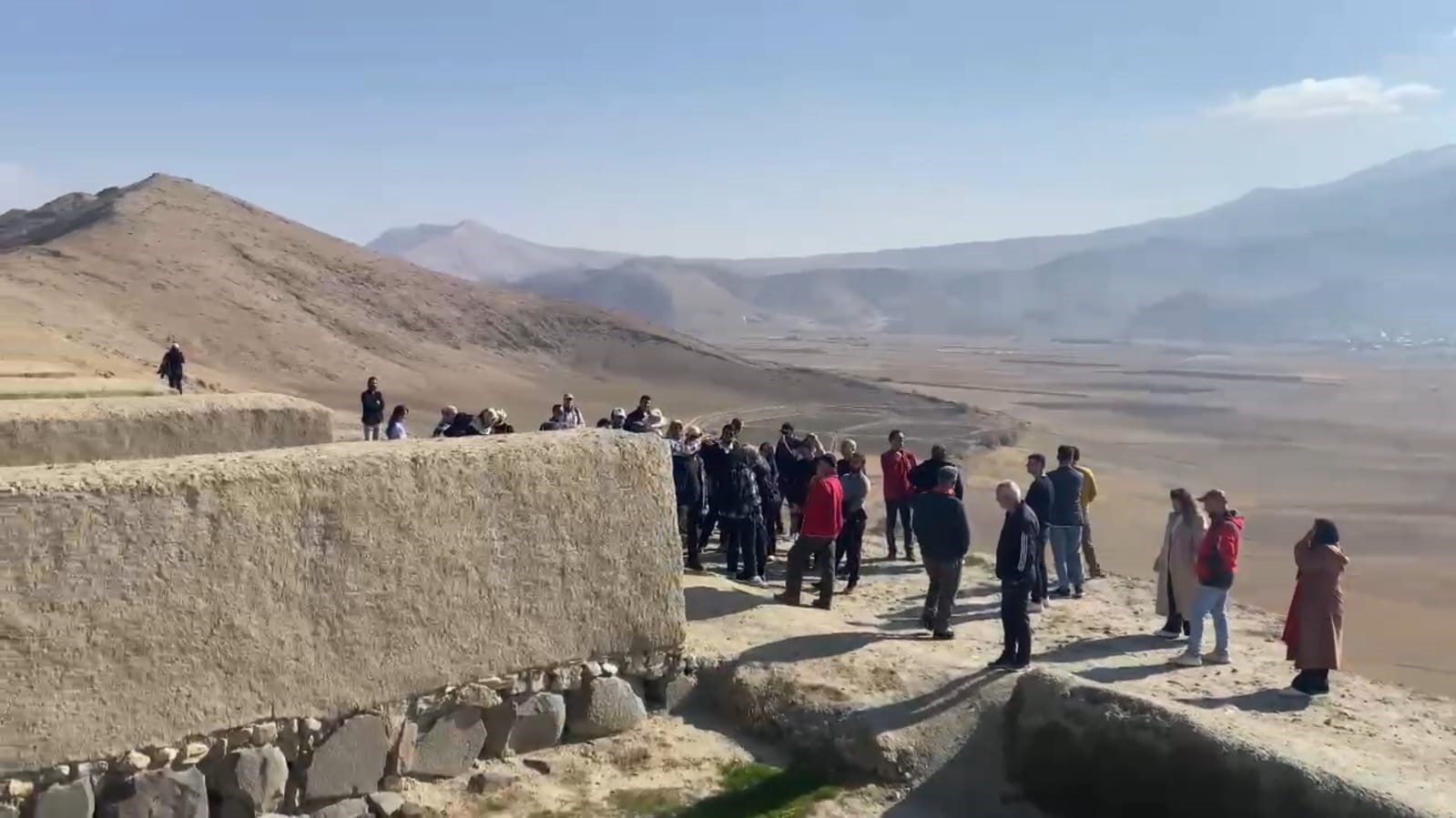 Gürpınar’da, Urartu’dan günümüze kalan tarihi yapılar ziyaret edildi