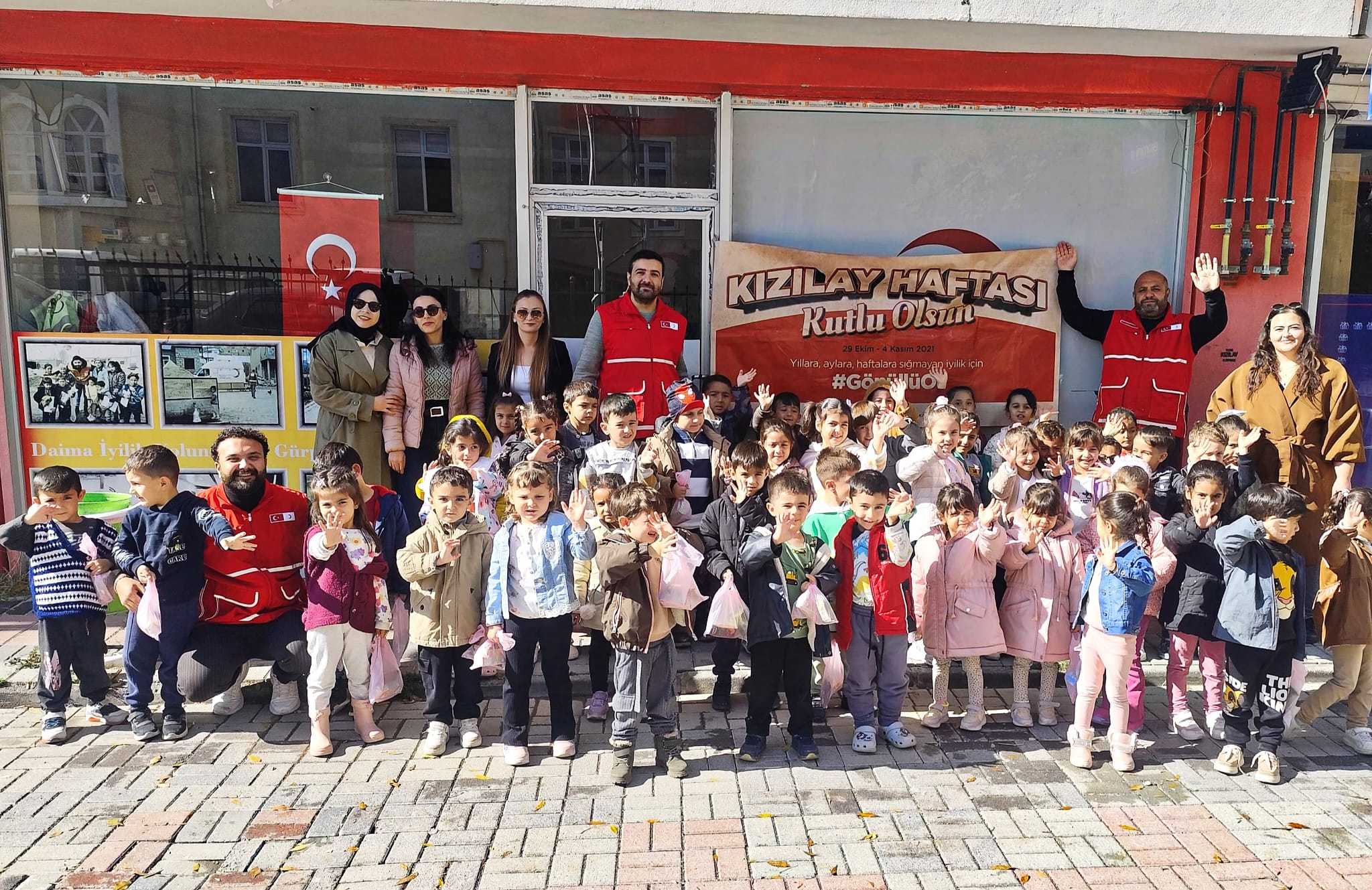 Miniklerden, Kızılay Gürpınar Temsilciliğine Ziyaret