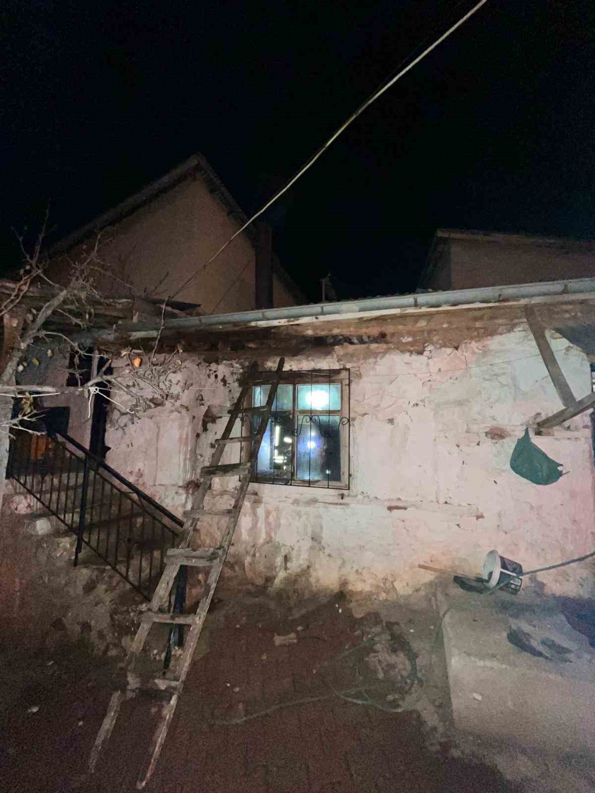 Baca temizliği yangına yol açtı