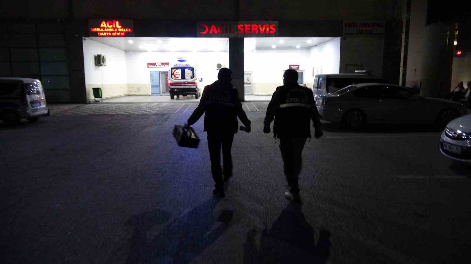 Bahçede silahla oynayan şahıs kendini yaraladı