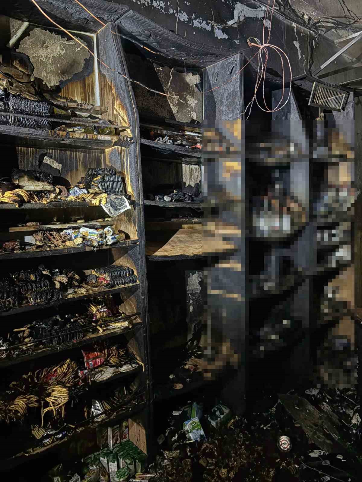 Ailesine ait tekel bayisini benzin döküp ateşe verdi: 2 yaralı