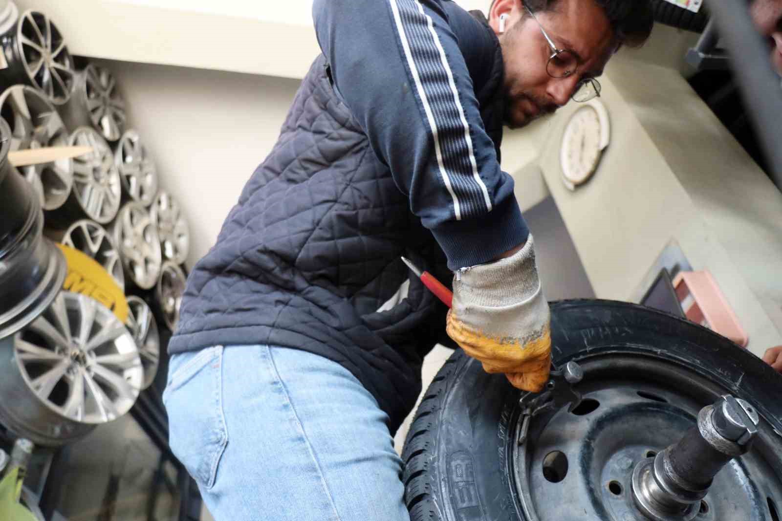 Ceza yemek istemeyen sürücüler dikkat: Zorunlu kış lastiği uygulaması başladı