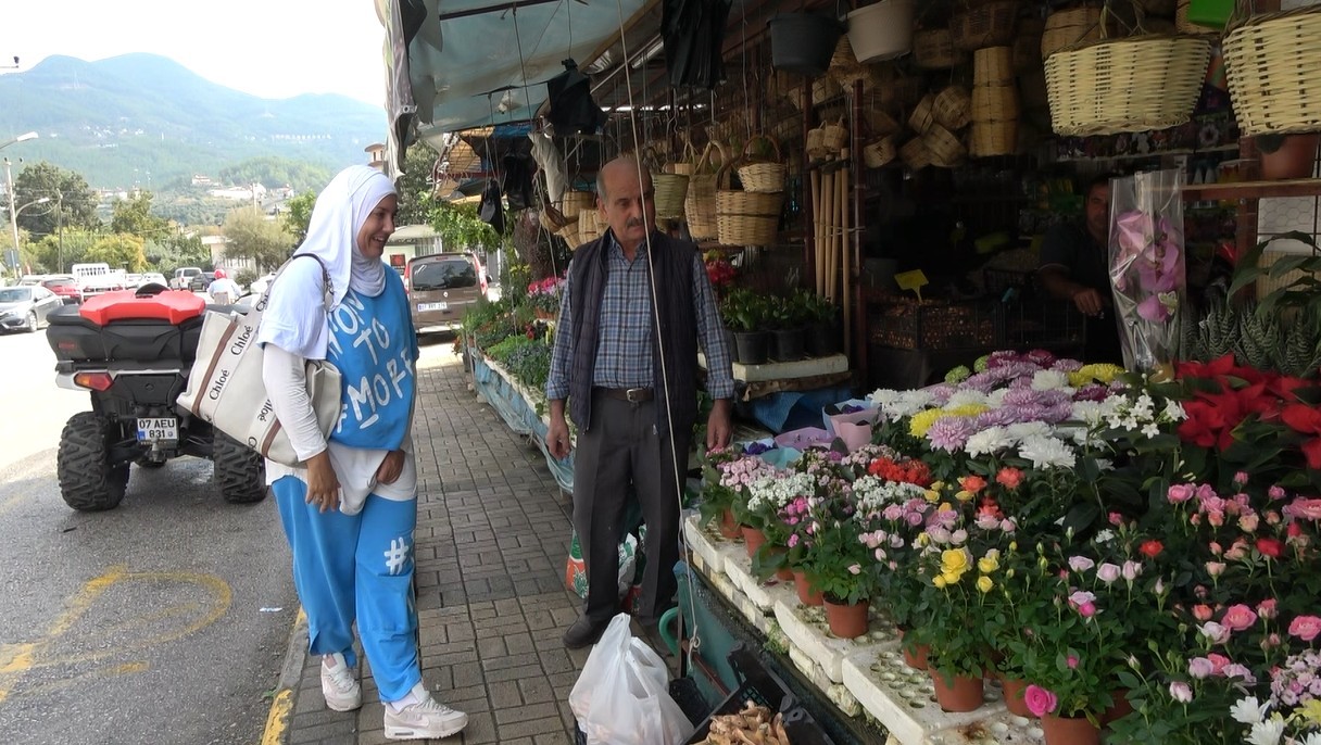 Kocasının yaşam tarzından etkilenen Alman Jessica, müslüman oldu