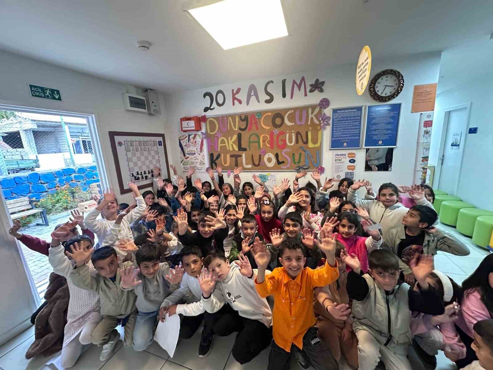 Muradiye’de Dünya Çocuk Hakları Günü Kutlandı