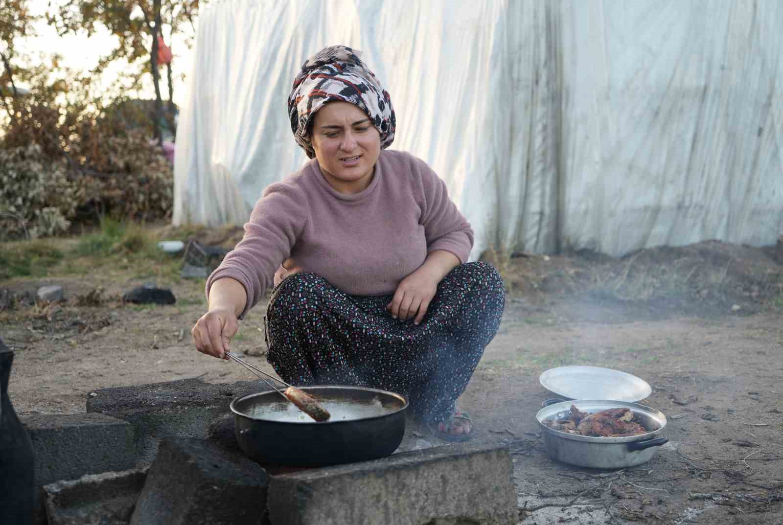 Torlukçuların dumanlı hayatı: Zor şartlarda üretilen kömürün tonu 28 bin liradan satılıyor
