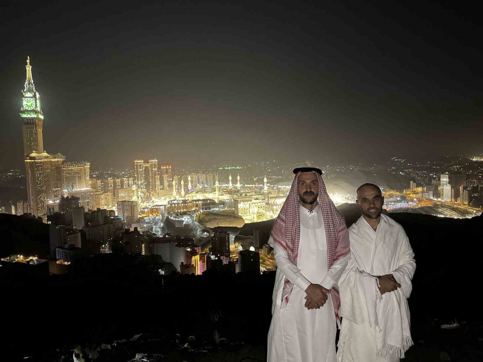 Sigarayı bıraktı, motosikleti ile 250 bin kilometre yol yaptı: Son durağı umre oldu