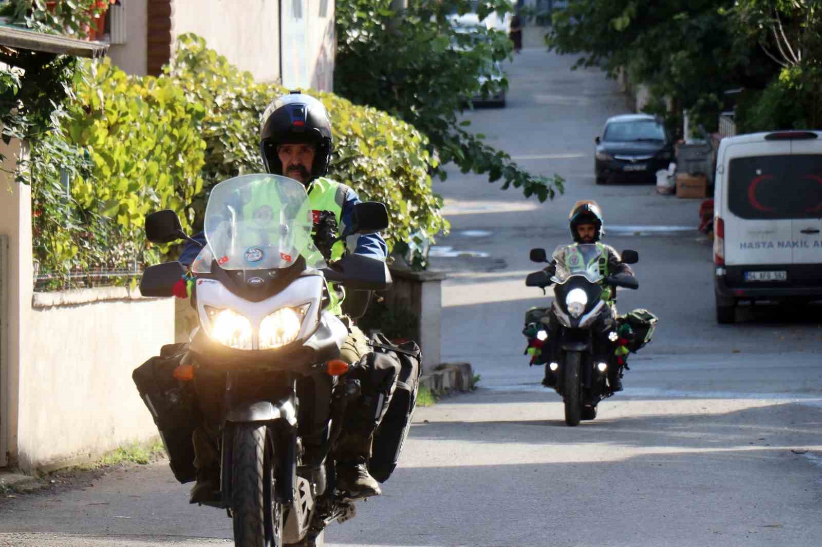 Sigarayı bıraktı, motosikleti ile 250 bin kilometre yol yaptı: Son durağı umre oldu