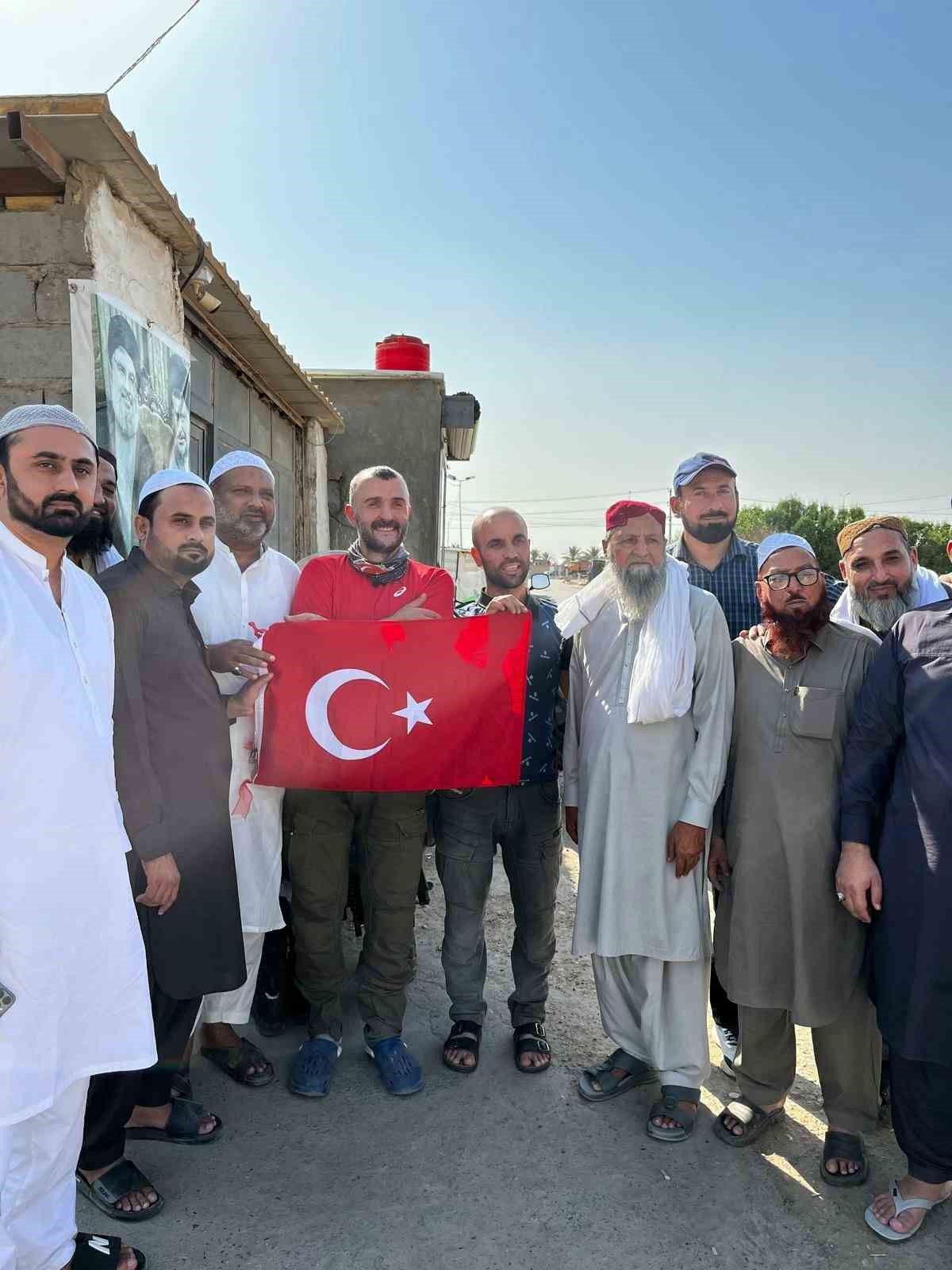 Sigarayı bıraktı, motosikleti ile 250 bin kilometre yol yaptı: Son durağı umre oldu