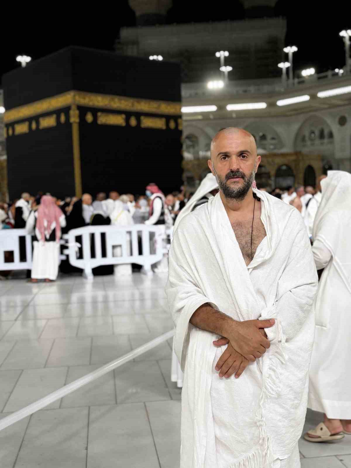 Sigarayı bıraktı, motosikleti ile 250 bin kilometre yol yaptı: Son durağı umre oldu