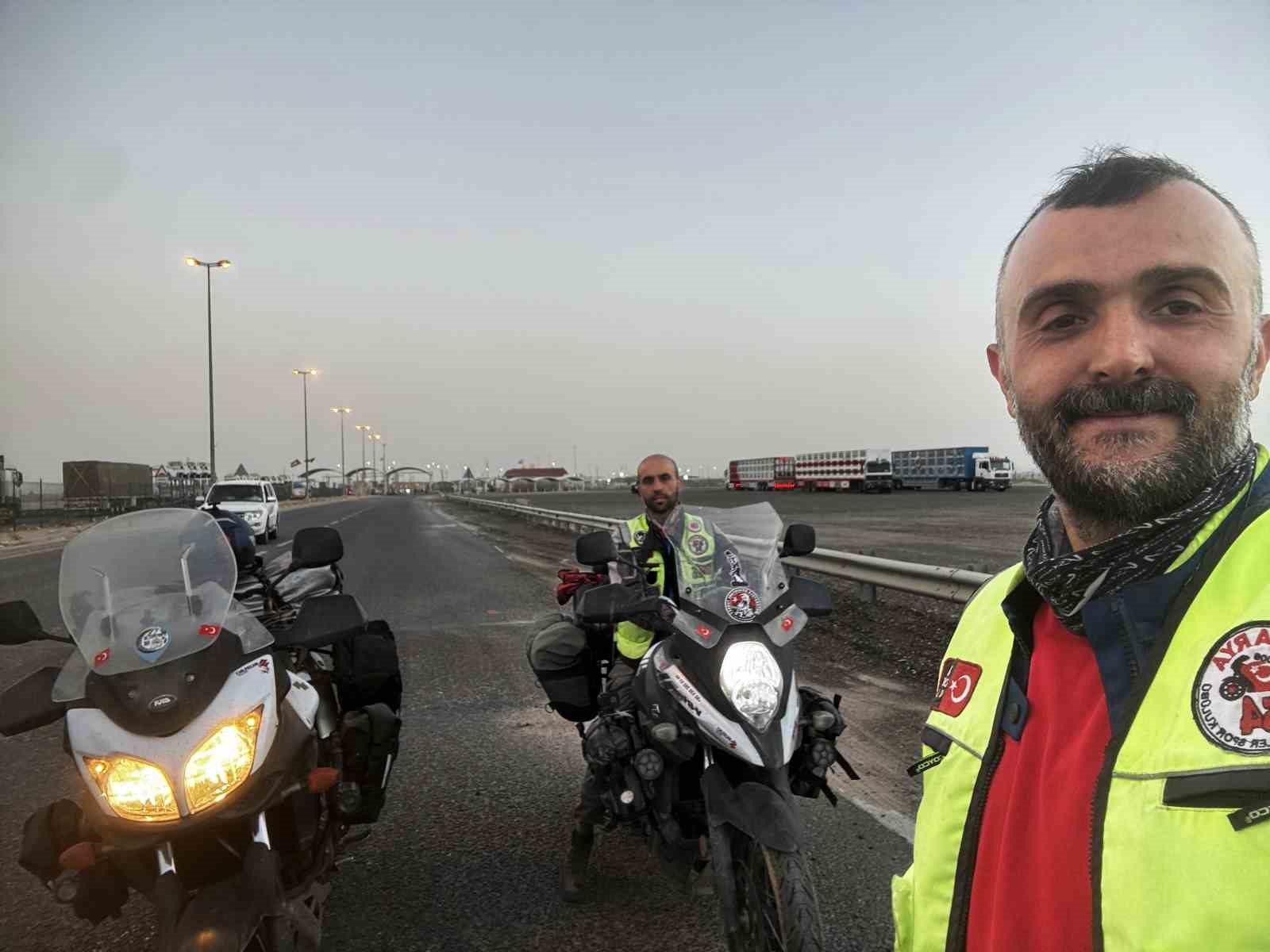 Sigarayı bıraktı, motosikleti ile 250 bin kilometre yol yaptı: Son durağı umre oldu