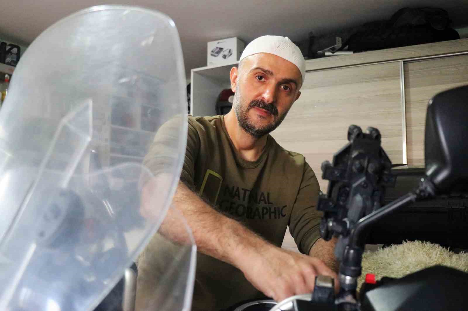 Sigarayı bıraktı, motosikleti ile 250 bin kilometre yol yaptı: Son durağı umre oldu