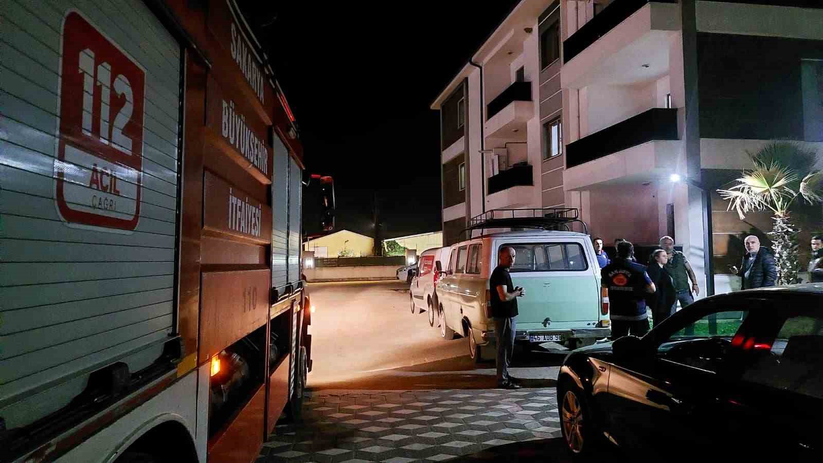 Evde kilitli kalan 4 yaşındaki çocuğun imdadına itfaiye yetişti