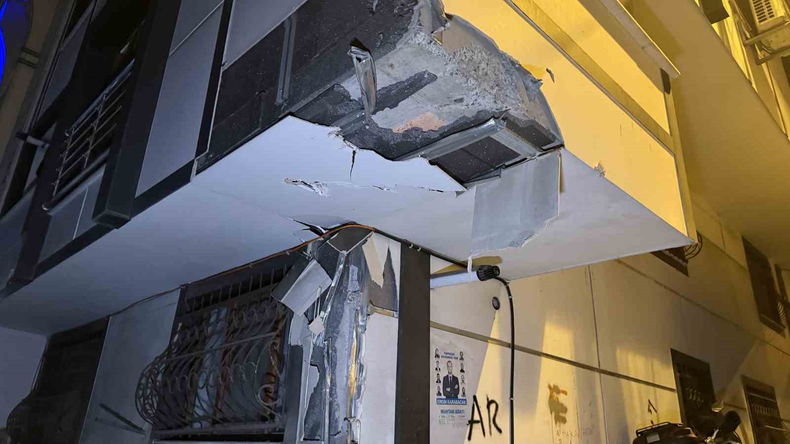 Eyüpsultan’da sokağa dalan vinç dehşet saçtı: Mahalleli sokağa döküldü