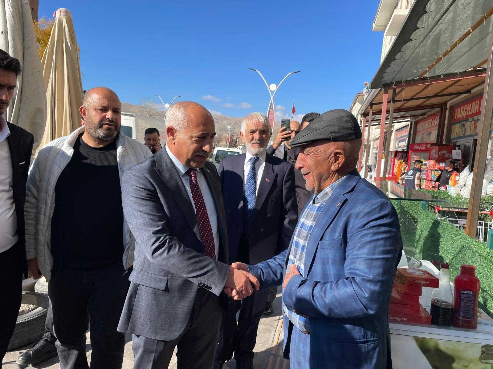 MHP Van İl Başkanı Güngöralp, Gürpınar esnaflarını ziyaret etti