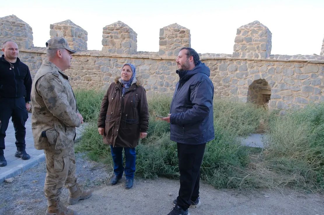Van İl Jandarma Komutanı Tuğgeneral Avkıran, Gürpınar’da İncelemelerde Bulundu