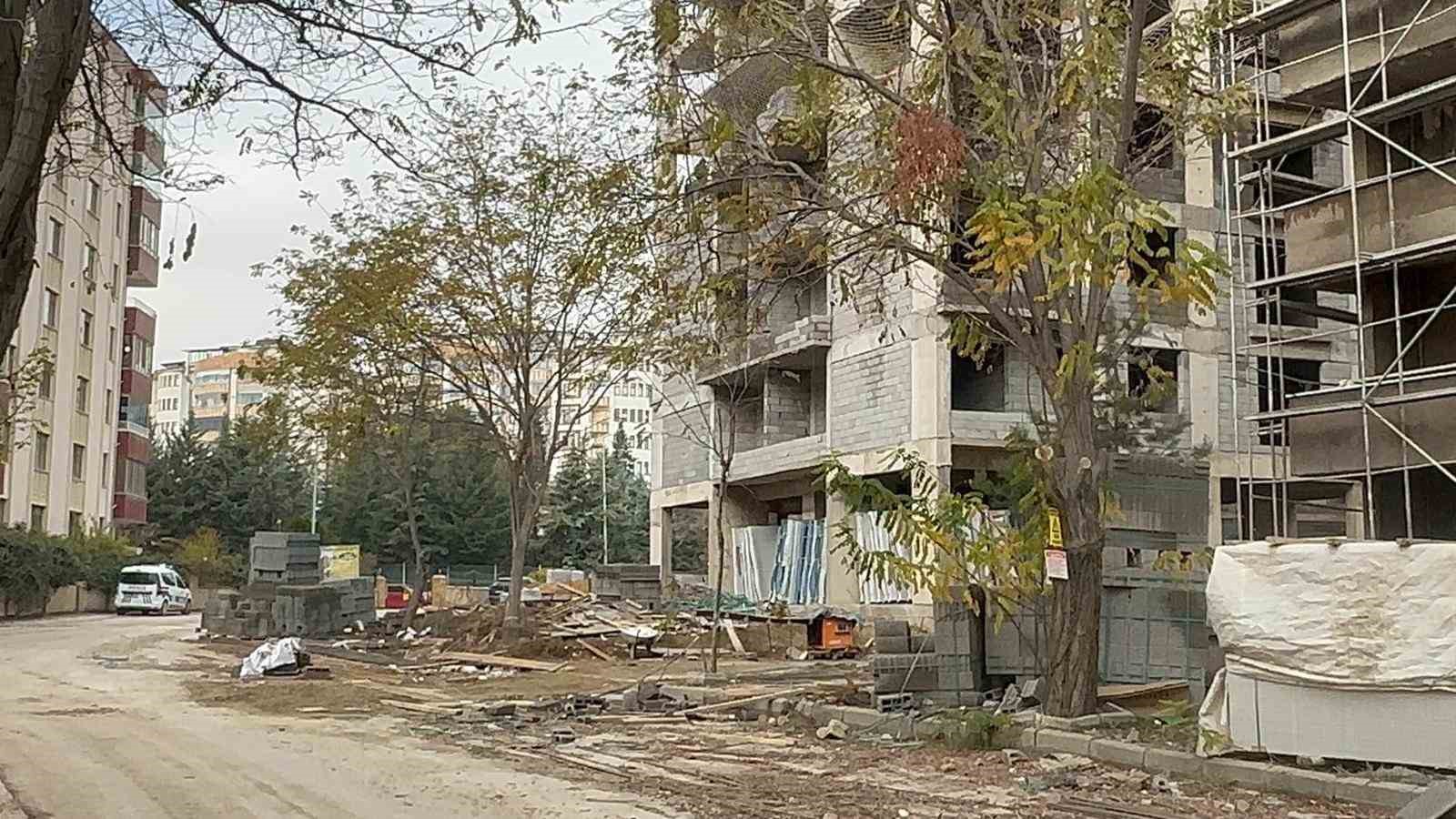 İnşaattan düşen işçi, hayatını kaybetti