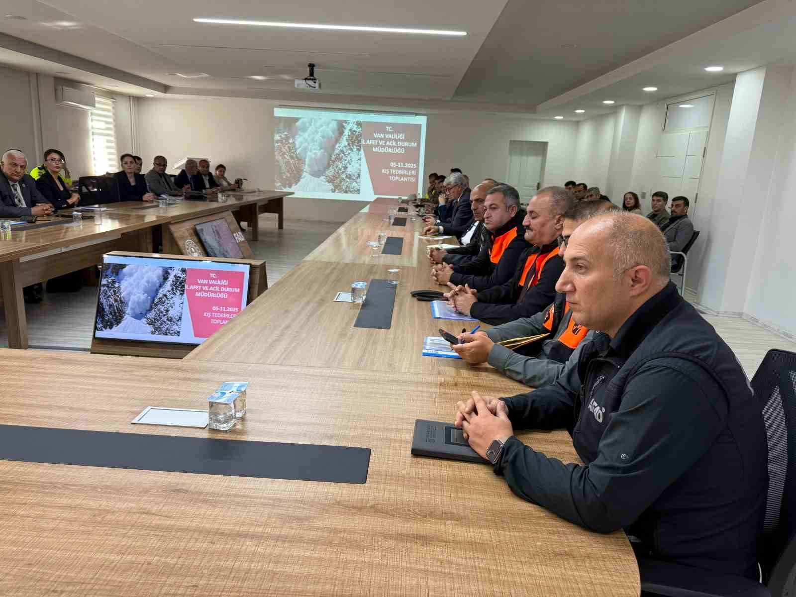 Van’da 2025 Yılı Kış Mevsimi Trafik Tedbirleri Toplantısı Gerçekleştirildi