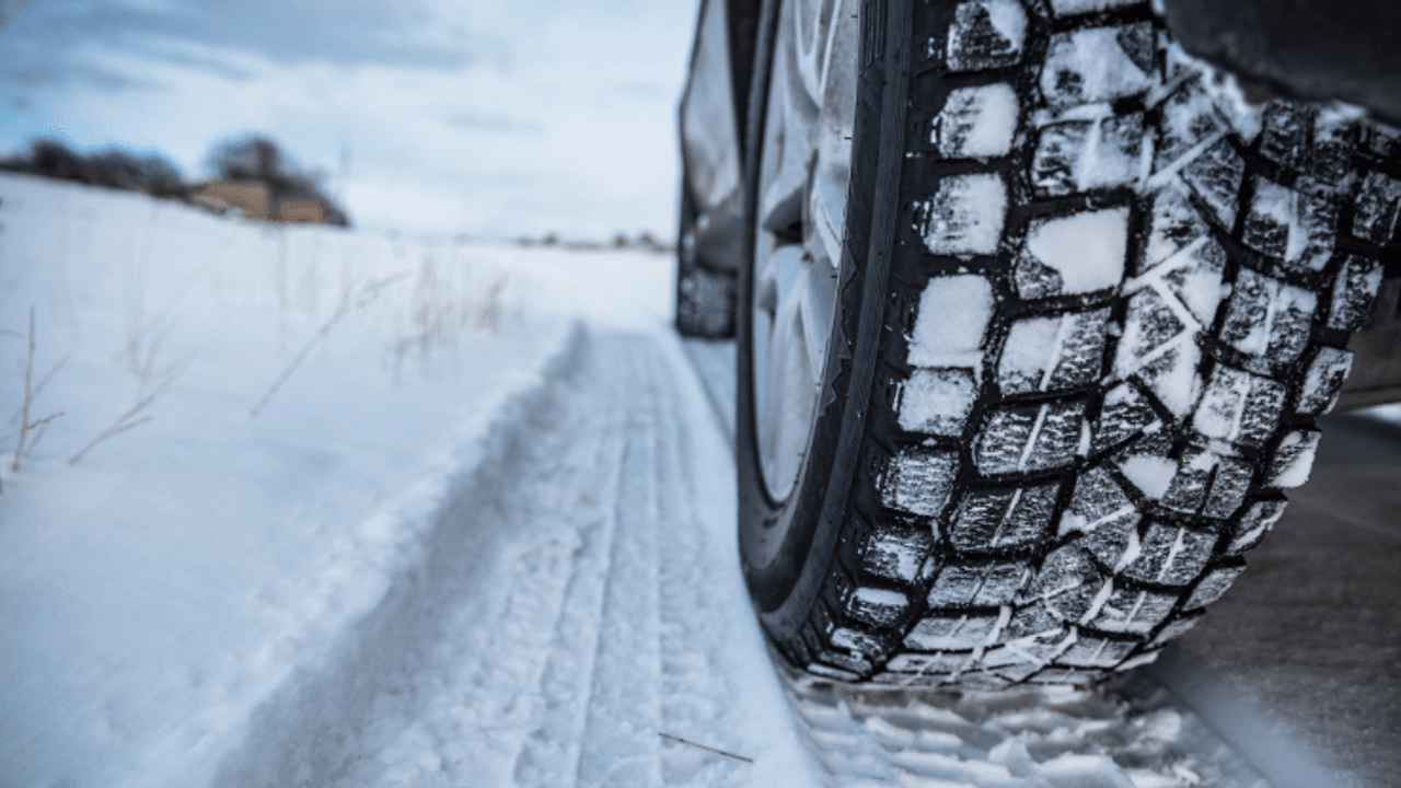Vanlılar Dikkat! Kış lastiği zorunluluğu yarın başlıyor