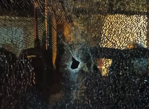 Malatya’da Halk Otobüsüne Saldırı: Sürücü ve Yolcular Şans Eseri Kurtuldu