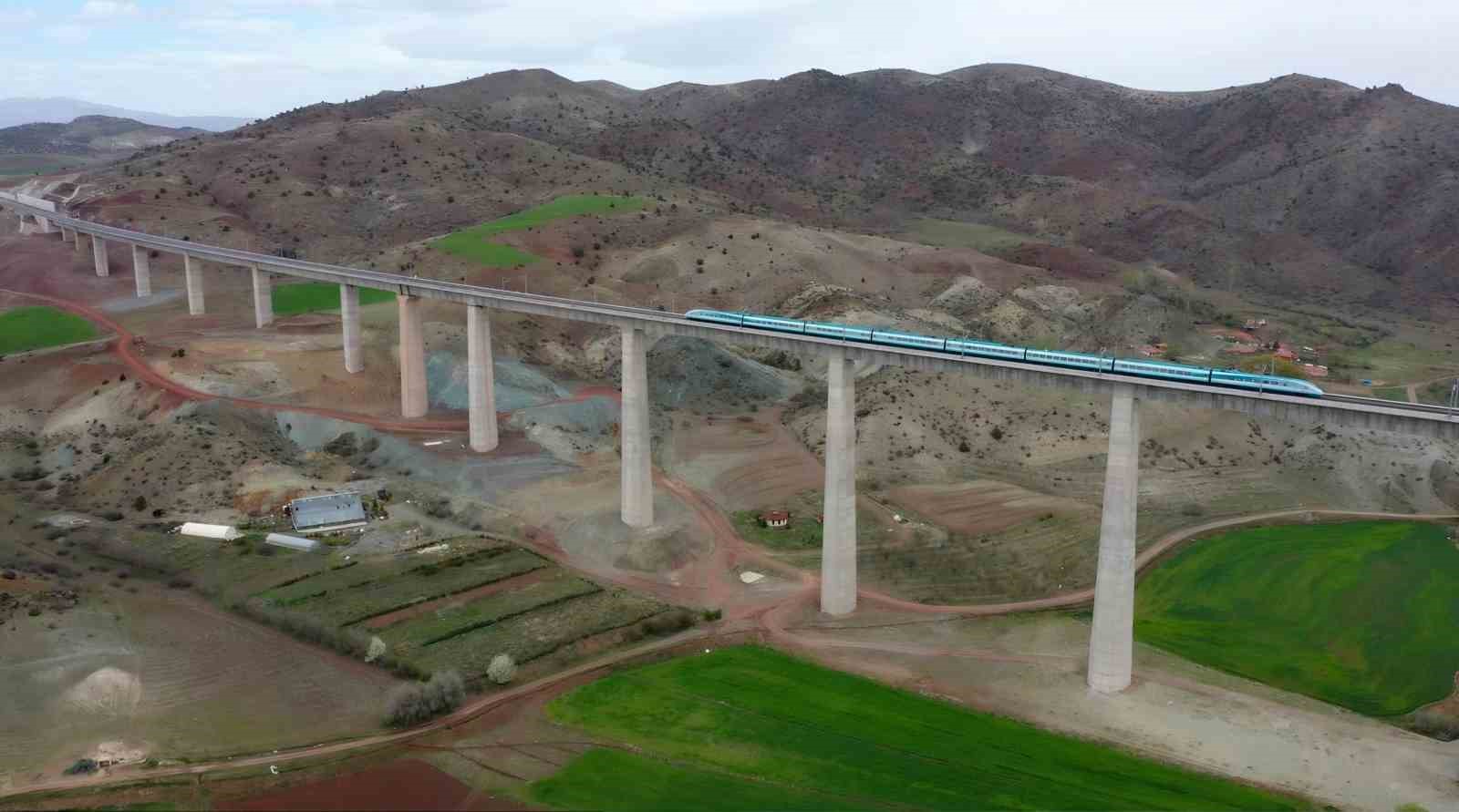 Öğretmenlere YHT ve Ana Hat Tren Biletlerinde Yüzde 50 İndirim