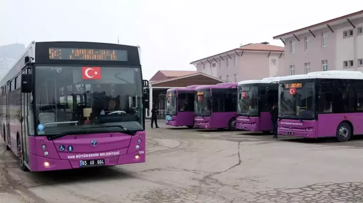 Van Büyükşehir Belediyesi Otobüs Hareket Saatleri Sayfasını Yeniledi