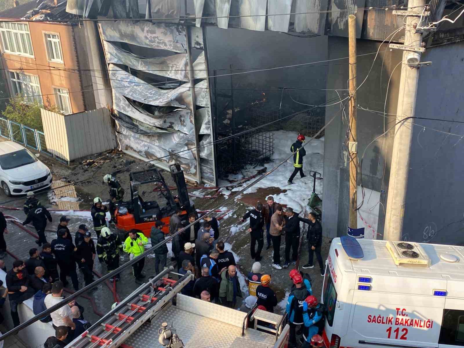 Parfüm dolum tesisinde çıkan yangın!