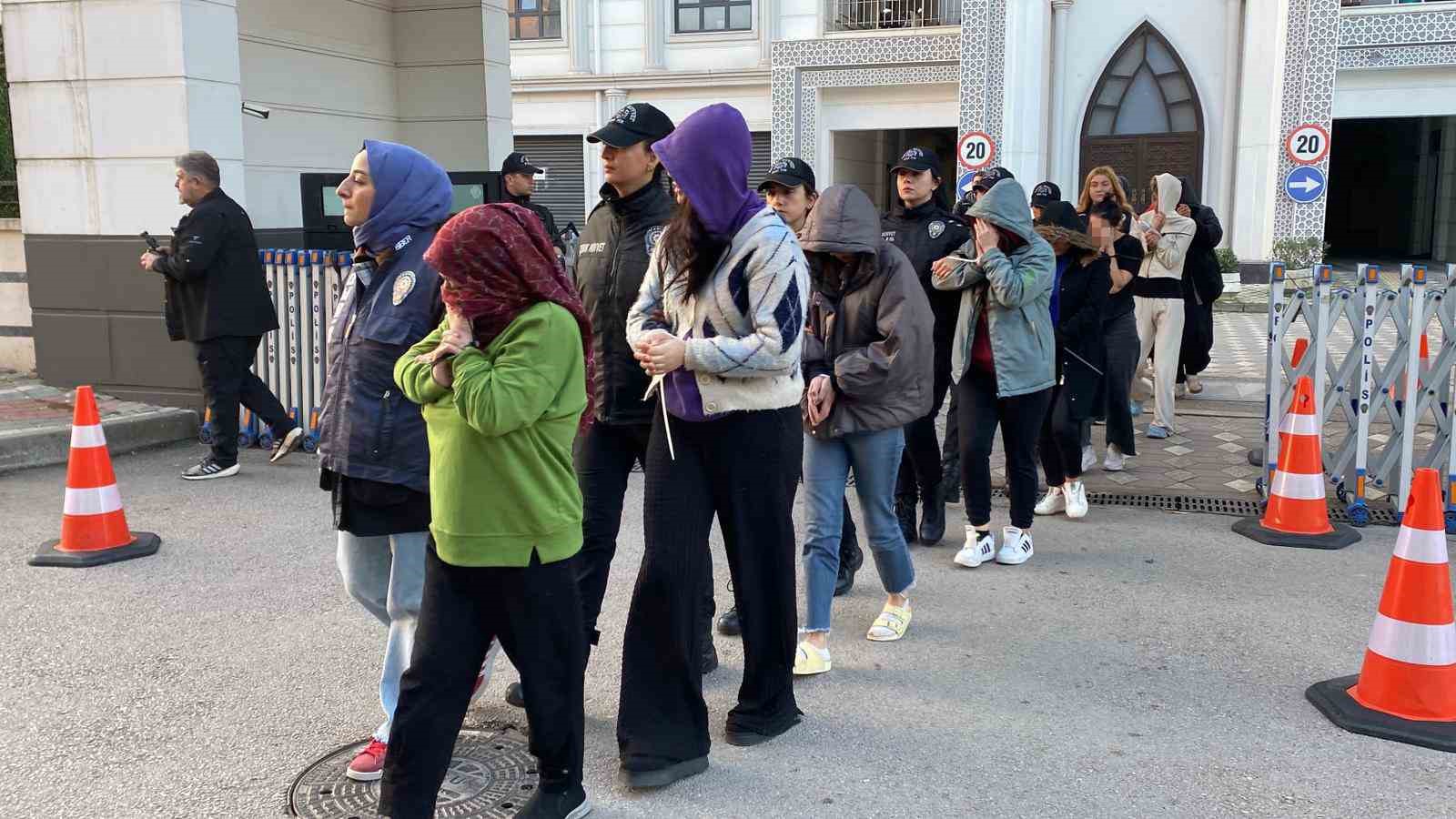 “Sahte bungalov” çetesine operasyon!