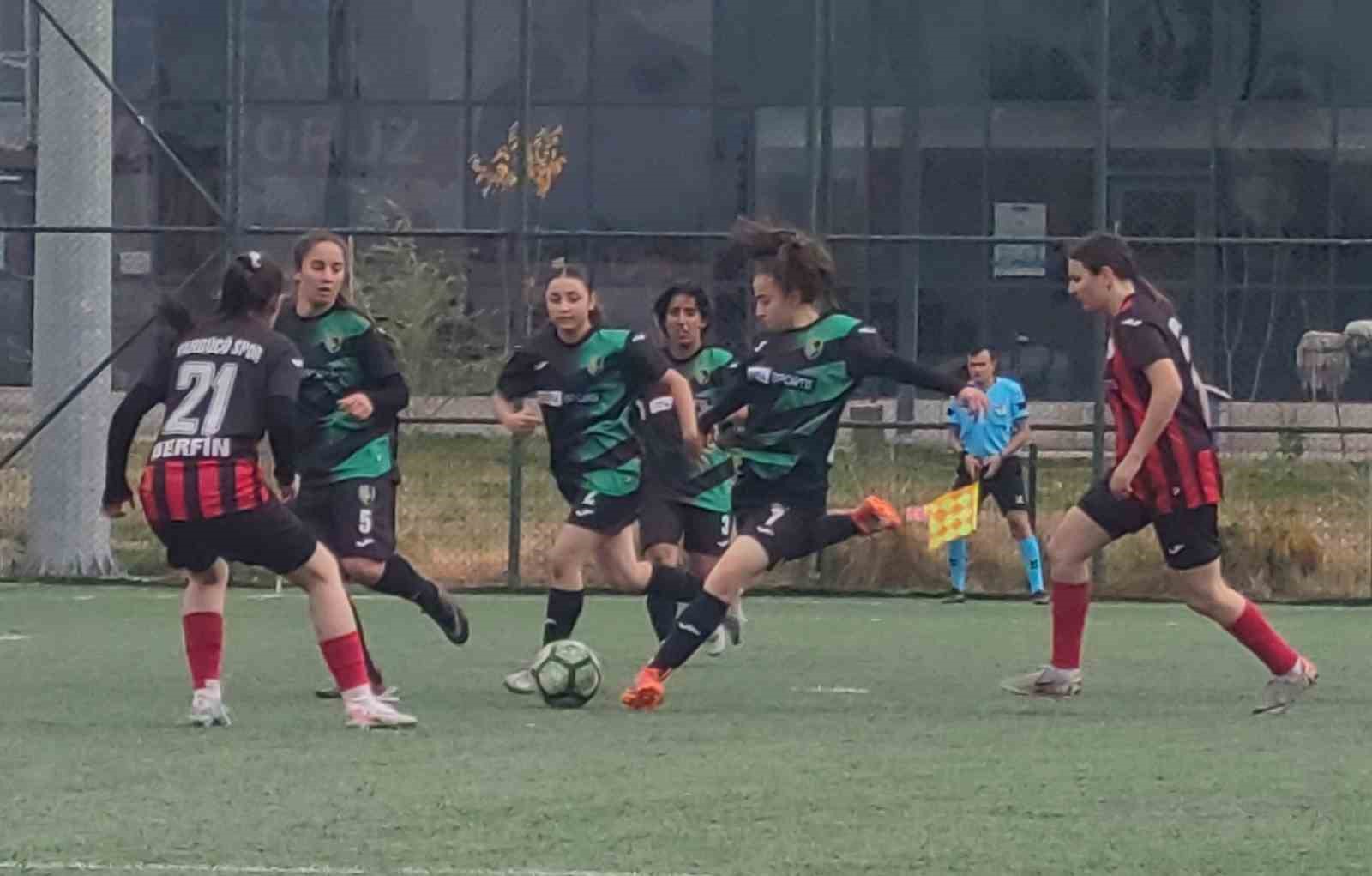 TFF Kadınlar 2. Lig: Vangücü SK:  4 – Kahramanmaraş Anadolu SK:  2