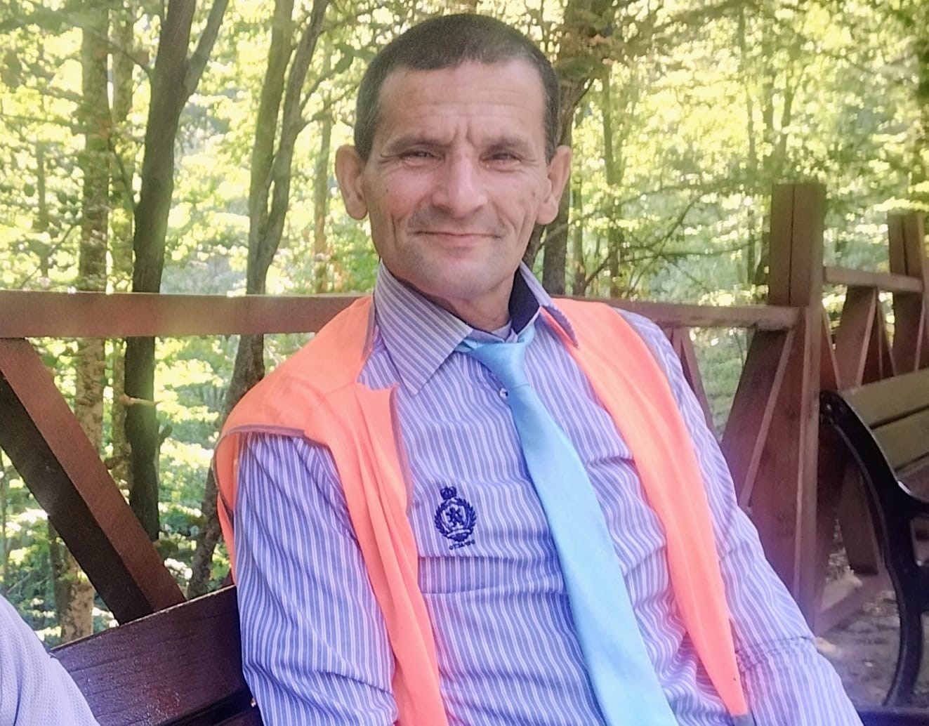 Üzerine ağaç düşen işçi hayatını kaybetti