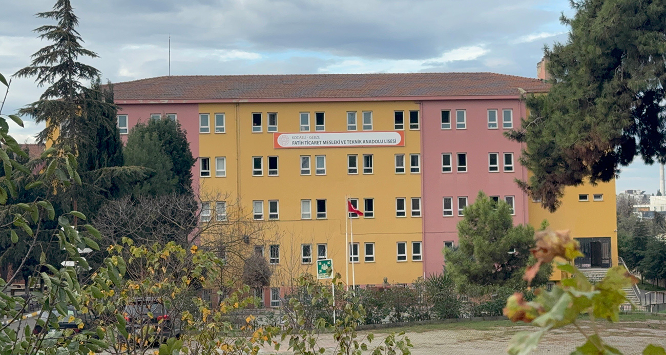 Gebze’de 15 öğrenci zehirlenme şüphesiyle hastaneye kaldırıldı